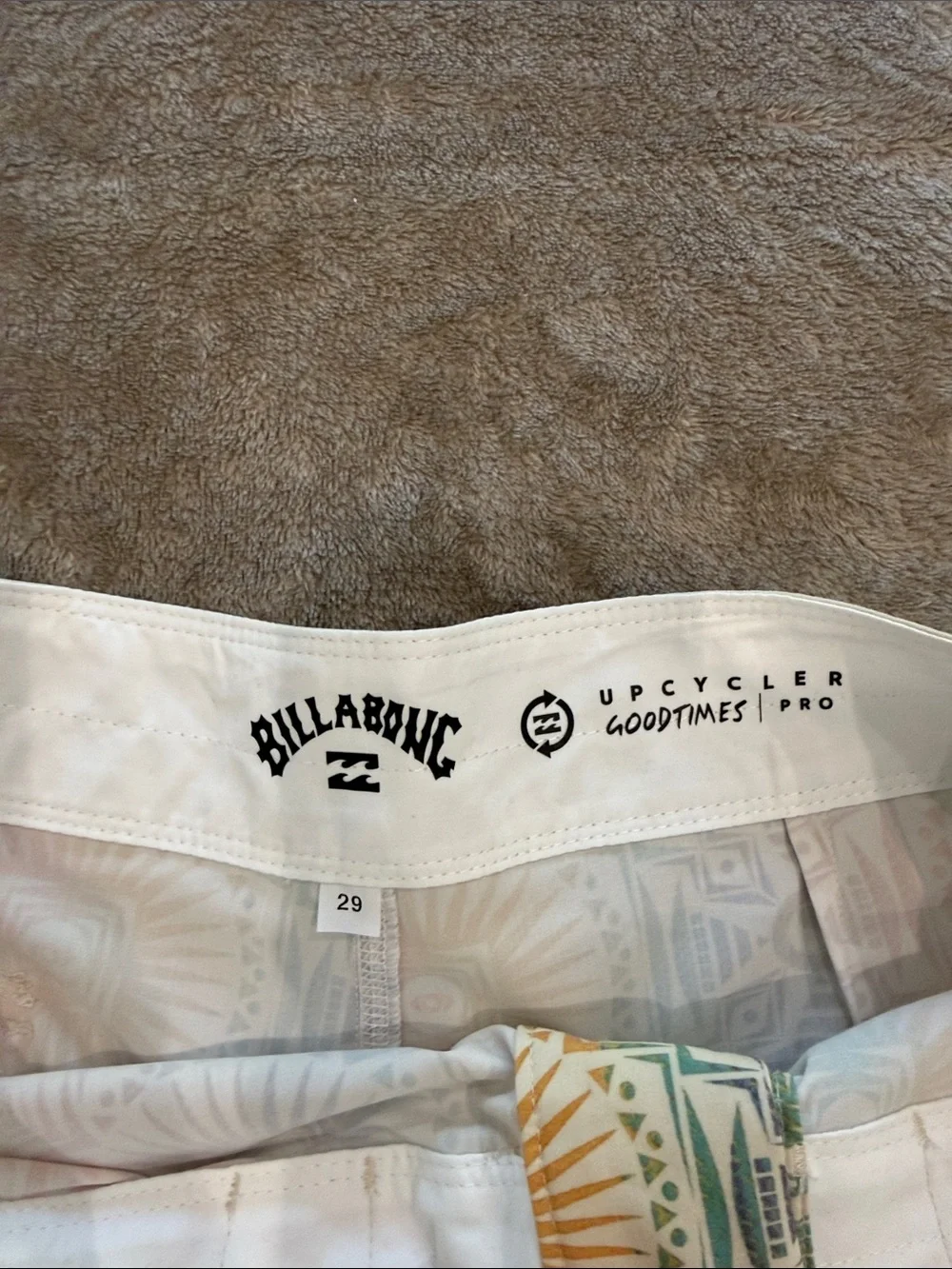 NWOT Billabong Multicolor Geo Sunburst Boardshorts size 29
